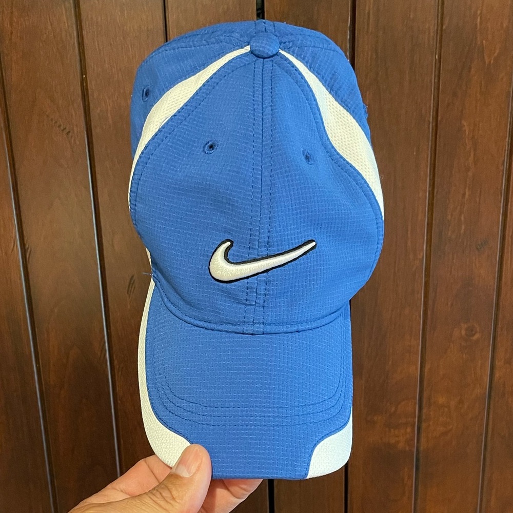Hat 🧢 - Picture 3 of 6